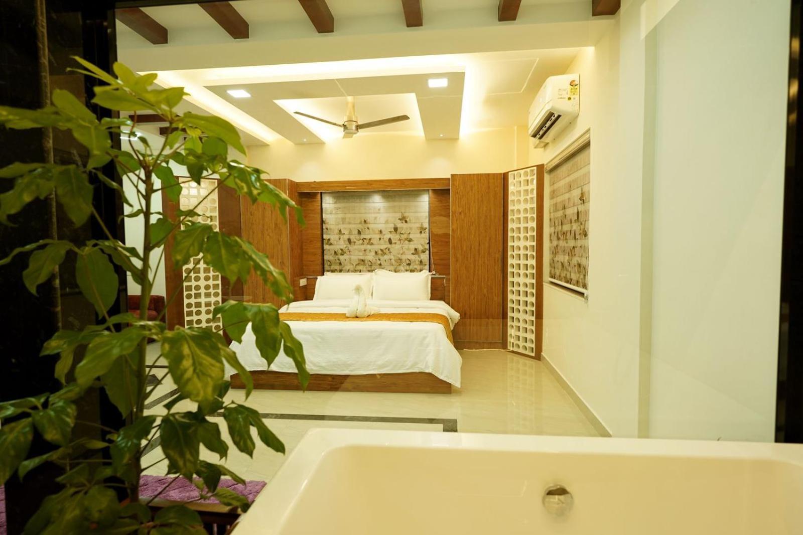 Krishnakripa Premium Residency Hotel Kochi Exterior photo
