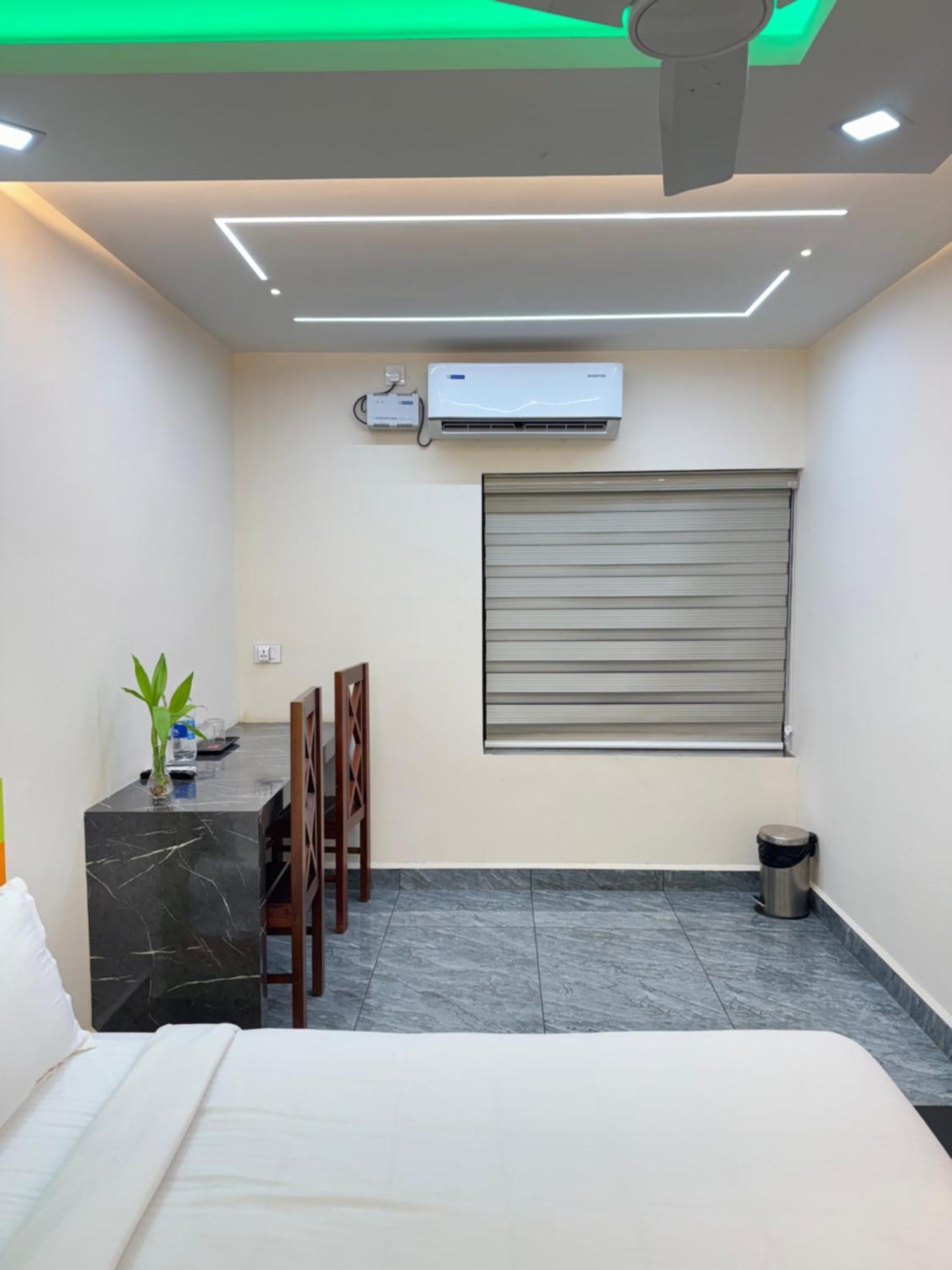 Krishnakripa Premium Residency Hotel Kochi Exterior photo